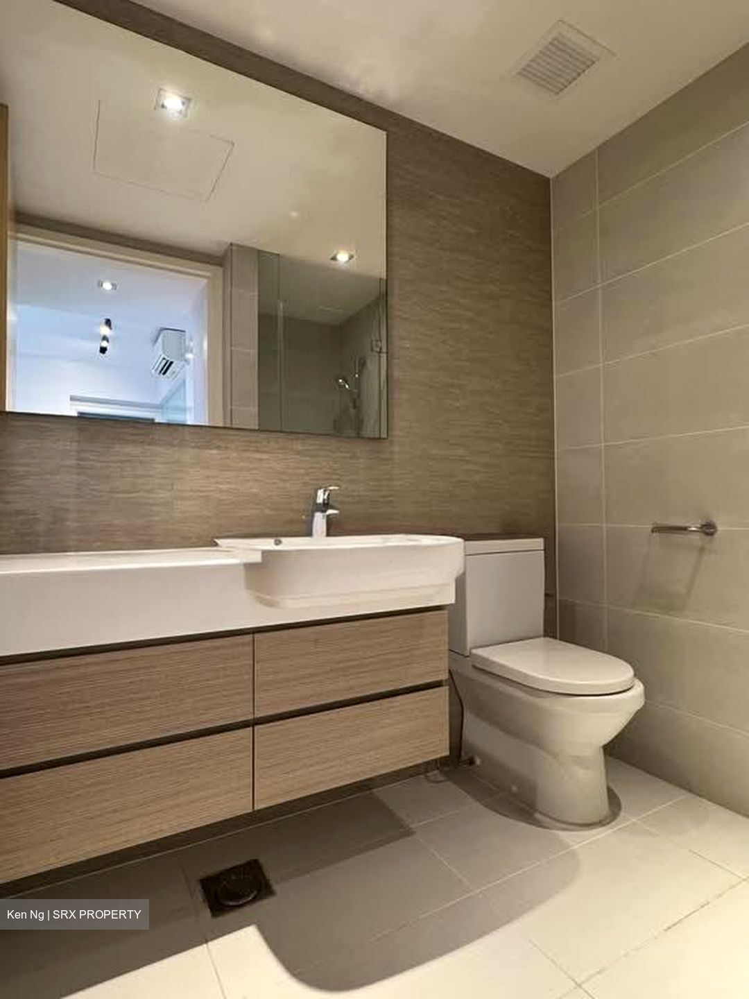 The Lakefront Residences (D22), Condominium #606890331